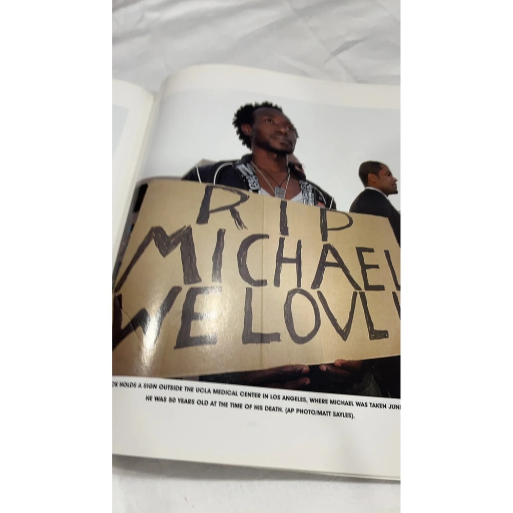 Michael Jackson : The World Says Goodbye to the King of Pop Paper - Picture 8 of 10
